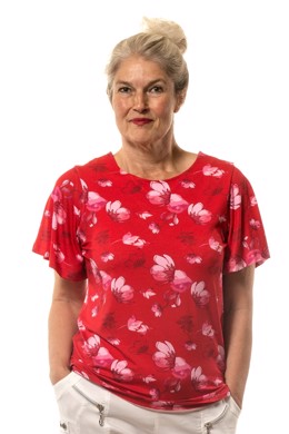 Rød blomstret t-shirt med flot ryg fra Brandtex